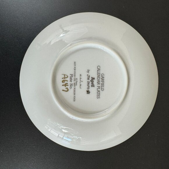 Danbury Mint Garfield April Showers Calendar Plate Jim Davis 1987 A647 Vintage - Picture 3 of 5